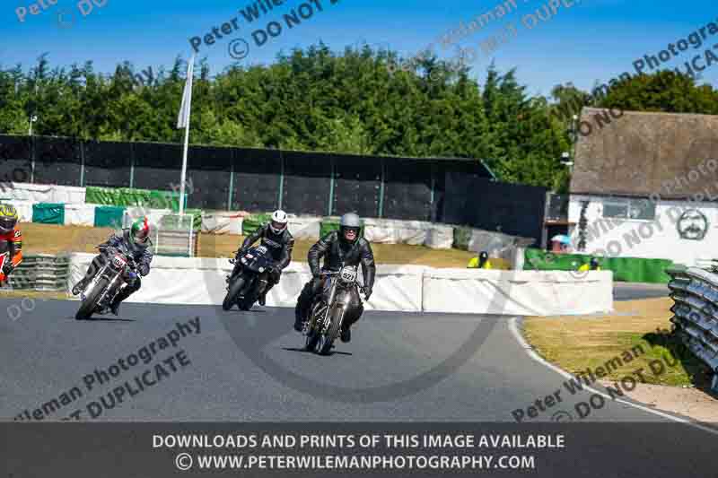 Vintage motorcycle club;eventdigitalimages;mallory park;mallory park trackday photographs;no limits trackdays;peter wileman photography;trackday digital images;trackday photos;vmcc festival 1000 bikes photographs